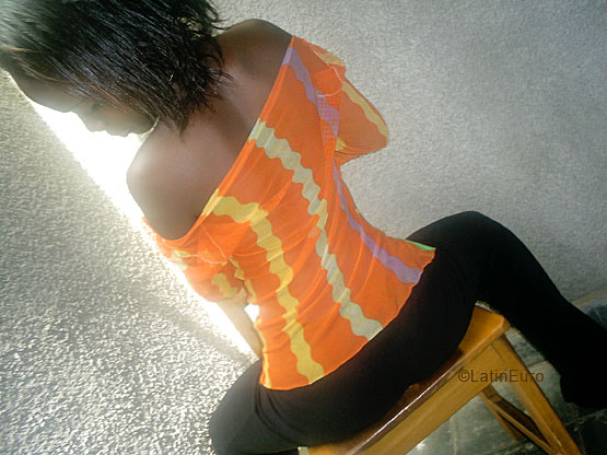 Date this funny Ivory Coast girl Lea from Abidjan A9728