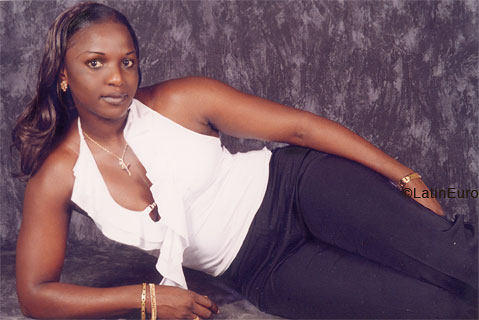 Date this young Ivory Coast girl Gramieu from Abidjan A9762