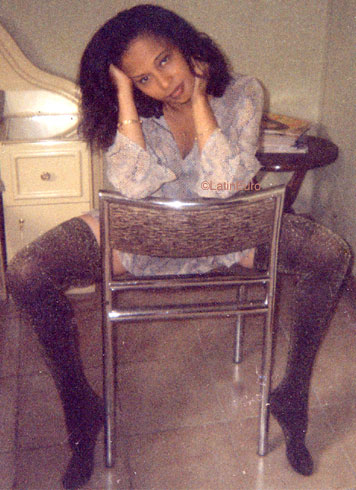 Date this sensual Gabon girl Atera from  A9914