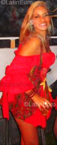 Date this charming Brazil girl Vivian from Sao Paulo BR4204