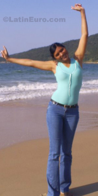 Date this fun Brazil girl Eliney from Sao Jose BR3764
