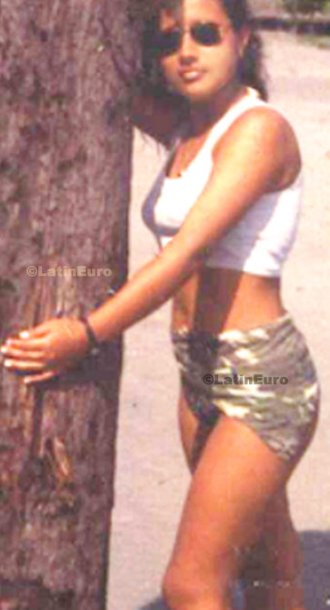 Date this happy Colombia girl Ana from  C8033