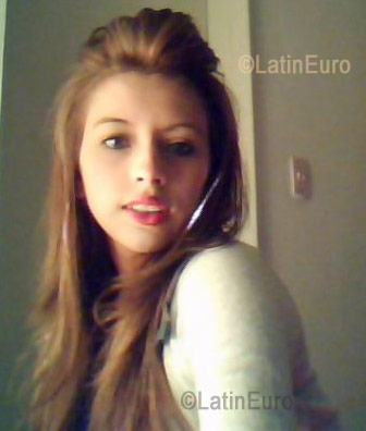 Date this nice looking Colombia girl Yani from Bogota C8053