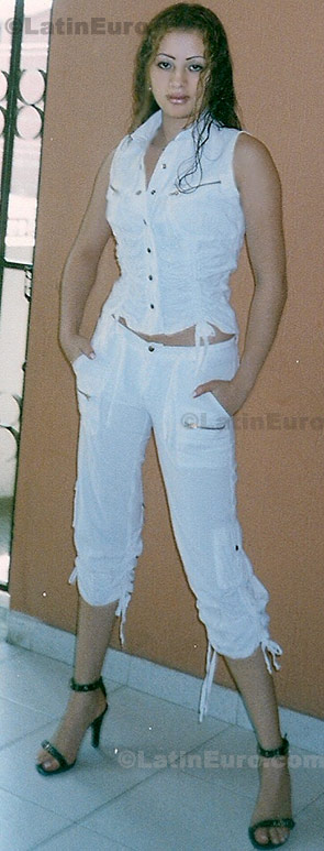 Date this hard body Colombia girl Valeri from Cali C8068