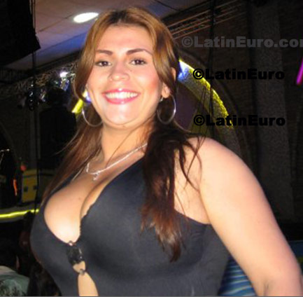 Date this hard body Colombia girl Karen from Cali C8098