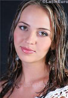 Date this pretty Colombia girl Paula from Medellin C8124