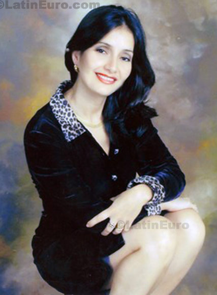 Date this hot Colombia girl Martha from Bogota C8126