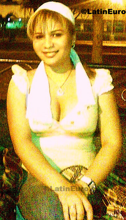 Date this gorgeous Colombia girl Edna- from Bucaramanga C8156