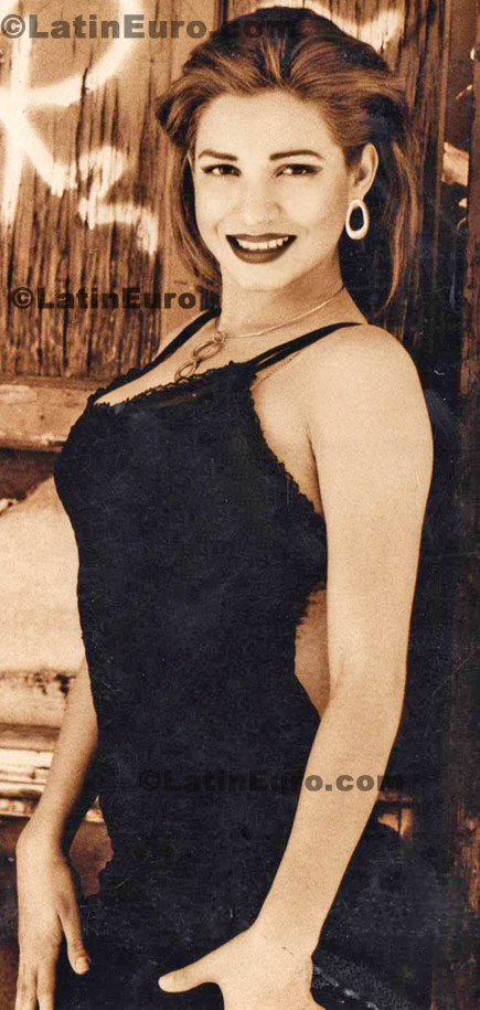 Date this beautiful Any Country girl Myriam from  N-1077