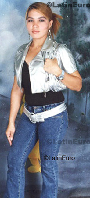 Date this charming Any Country girl Merlin from Tegucigalpa N-1156