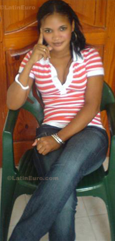 Date this gorgeous Any Country girl Marlenis from Santiago N-1374