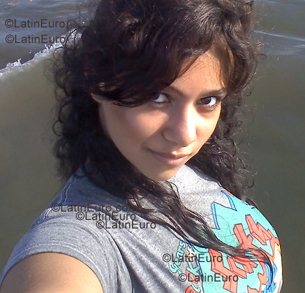 Date this happy Honduras girl Albina from  N-270