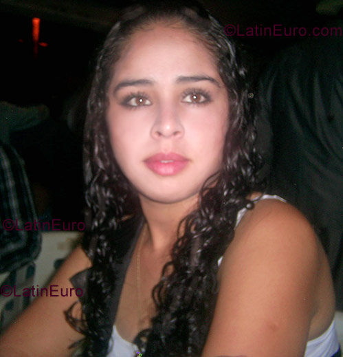 Date this athletic Mexico girl Cinthia from  N-276