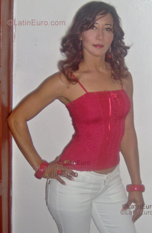 Date this athletic Peru girl Diomari from  N-312