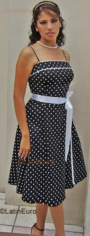 Date this delightful Any Country girl Yolanda from  N-317