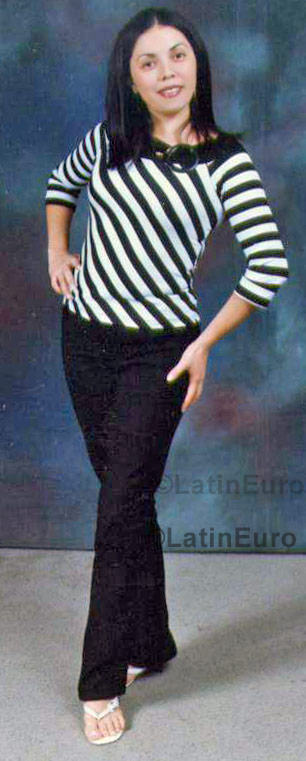 Date this nice looking Honduras girl Nora from  N-567