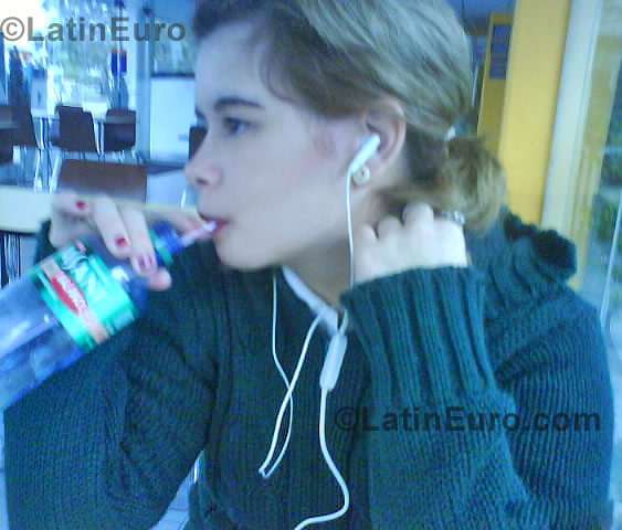 Date this georgeous Any Country girl Rita from Formosa N-701