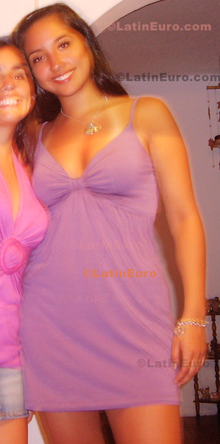 Date this happy Peru girl Carla from Lima N-837