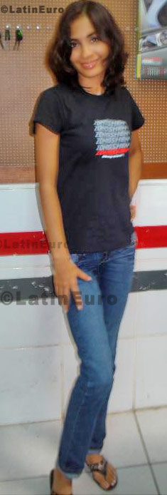 Date this hot Any Country girl Roci from Lima N-978