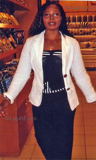 Date this foxy France girl Clarisse from  N1038