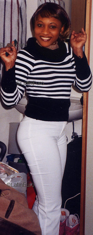 Date this stunning France girl Marie from  N1332