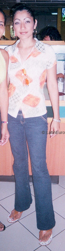 Date this charming Honduras girl Lizeth from Choloma N1462