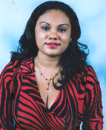 Date this young Honduras girl Glenis from La Ceiba N1695