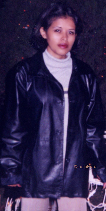 Date this gorgeous Honduras girl Osiris from Yoro N1771