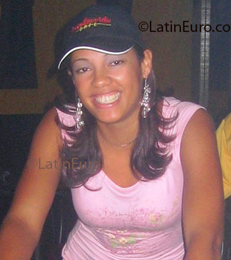 Date this young Dominican Republic girl Susan from Punta Cana N204
