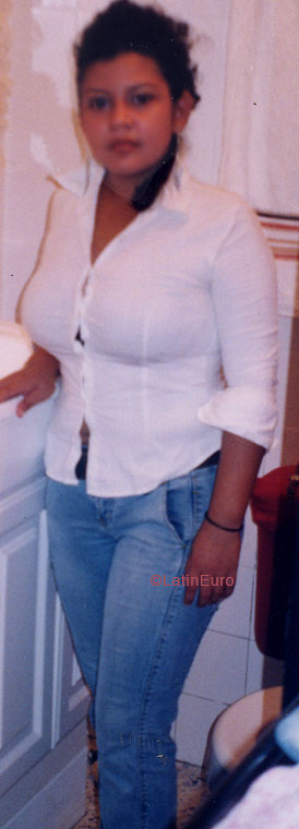 Date this passionate Honduras girl Cludya from  N2326