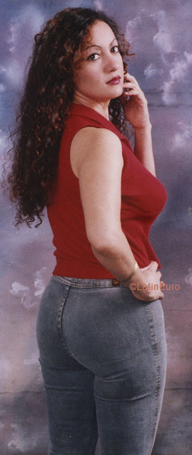 Date this athletic Honduras girl Iris from San Pedro Sula HN694