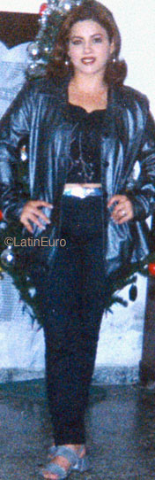 Date this sultry Honduras girl Yasmin from San Pedro Sula N2430