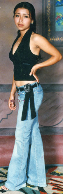 Date this passionate Honduras girl Maria from Yoro N2470