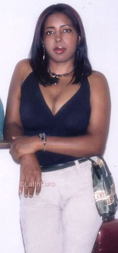 Date this young Any Country girl Damaris from  N2532