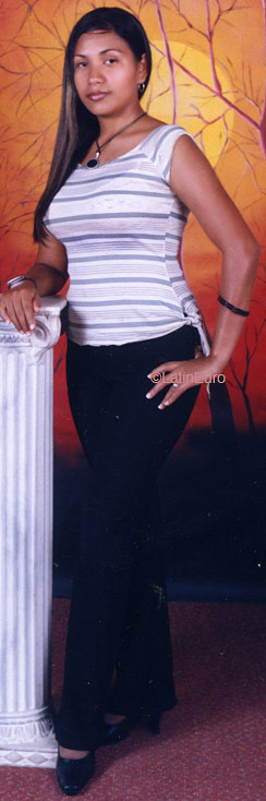 Date this exotic Honduras girl Claudia from La Ceiba N2548