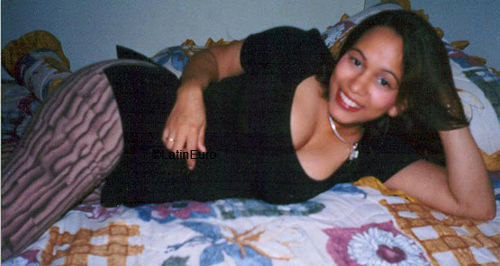 Date this sensual Any Country girl Aura from  N2646