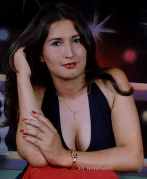 Date this fun Honduras girl Lixsa from  N2704