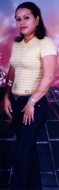 Date this voluptuous Honduras girl Lilian from La Ceiba N2734