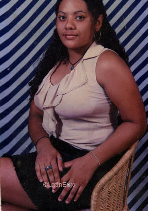 Date this foxy Honduras girl Marlynn from Roatan N3031