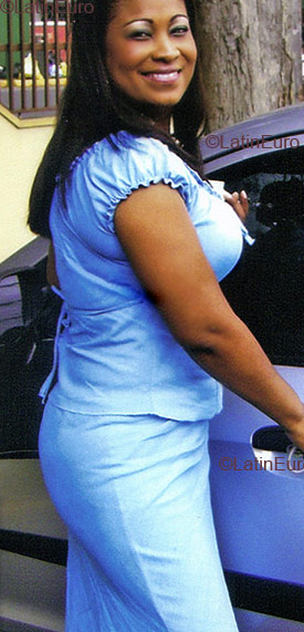 Date this hard body Panama girl Lencia from  N313