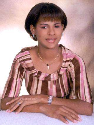 Date this young Any Country girl Yesenia from  N3350