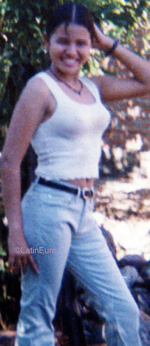 Date this happy Honduras girl Delsy from Choluteca N3394