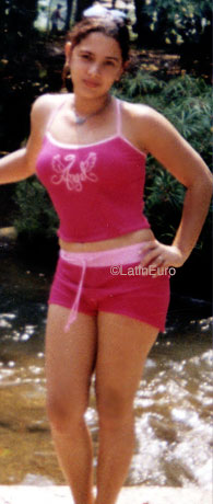 Date this voluptuous Honduras girl Bessy from  N3411