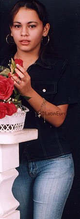 Date this delightful Honduras girl Iris from Tegucigalpa N3423