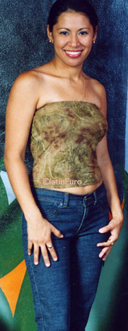 Date this hard body Honduras girl Carin from Comayagua N3437