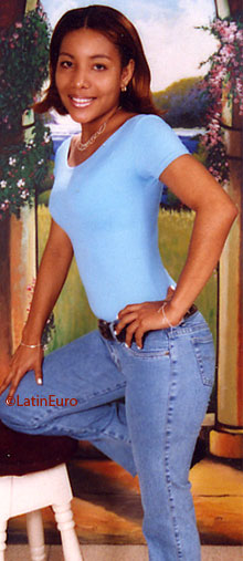 Date this georgeous Panama girl Itzuri from  N3513