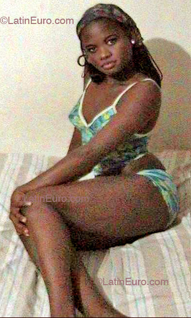 Date this exotic Any Country girl Reina from  N405