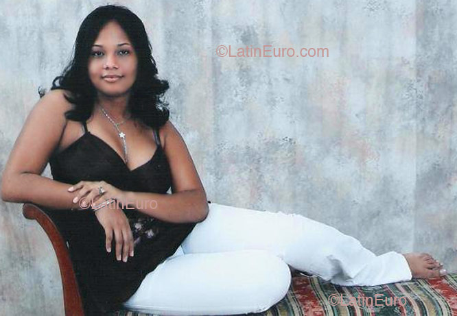 Date this cute Dominican Republic girl Juana from Barahona N429