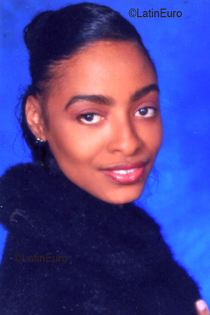 Date this foxy Jamaica girl Renay from  N481