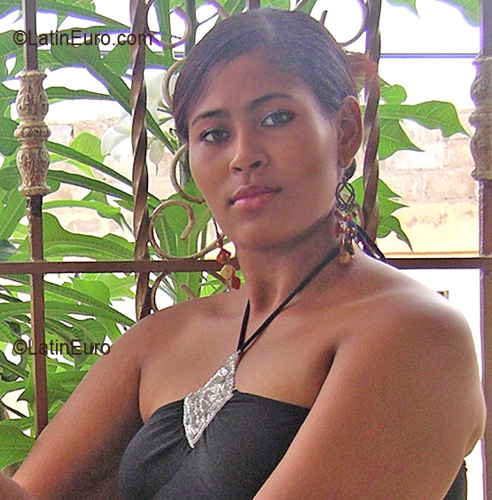 Date this hot Any Country girl Leonora from  N511